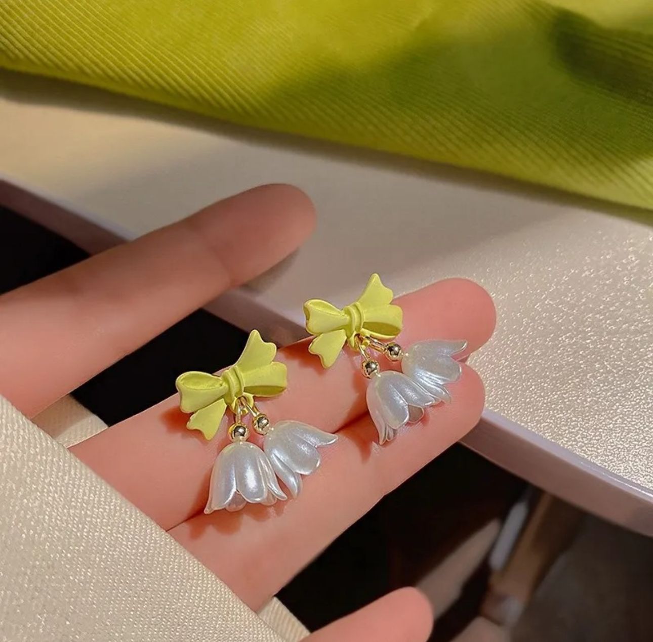 Cute Bow & Lily Drop Stud - KE229