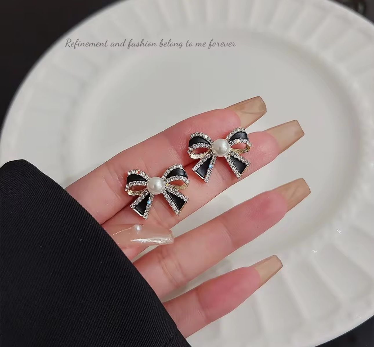 Black Bow stud Earrings - KE235