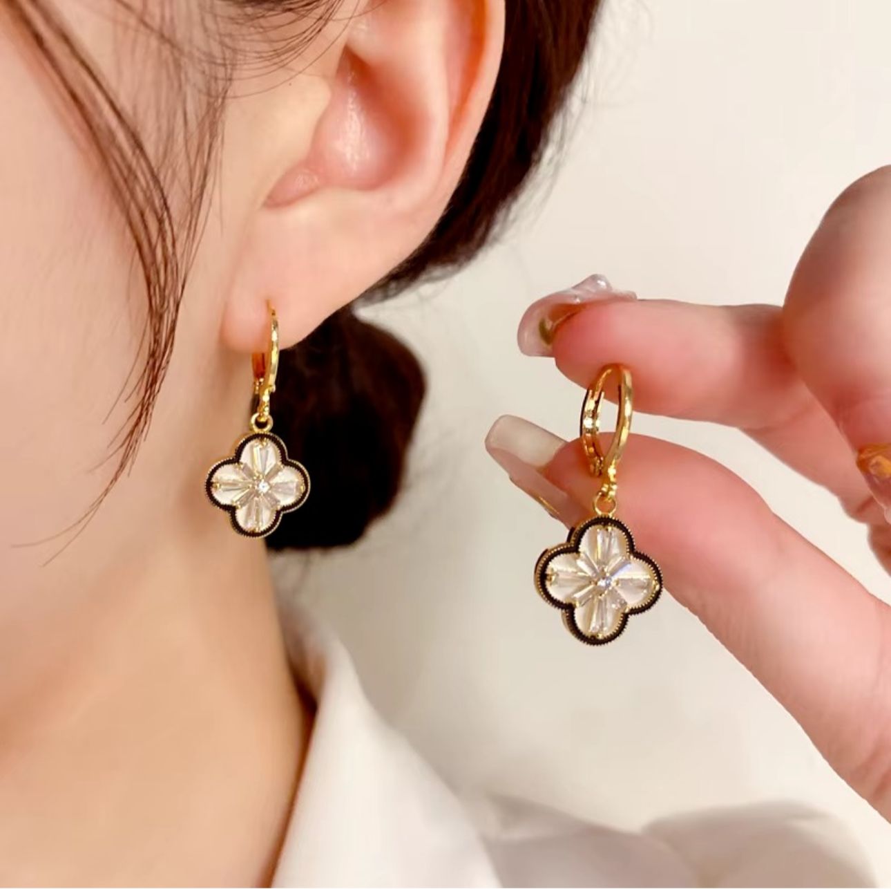 Two-Sided Trendy Leaf Clover Huggie Earrings - KE236