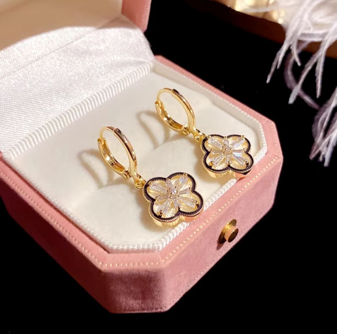 Two-Sided Trendy Leaf Clover Huggie Earrings - KE236