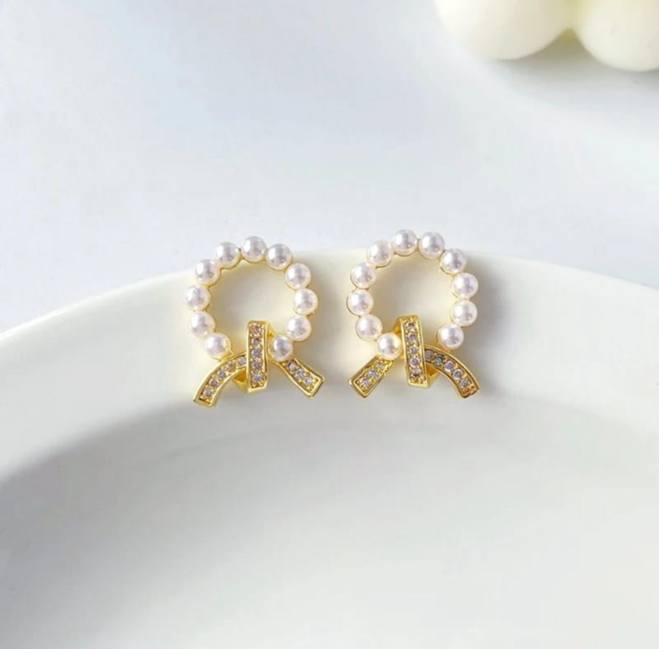 Bow Styled Pearl Earrings - KE257