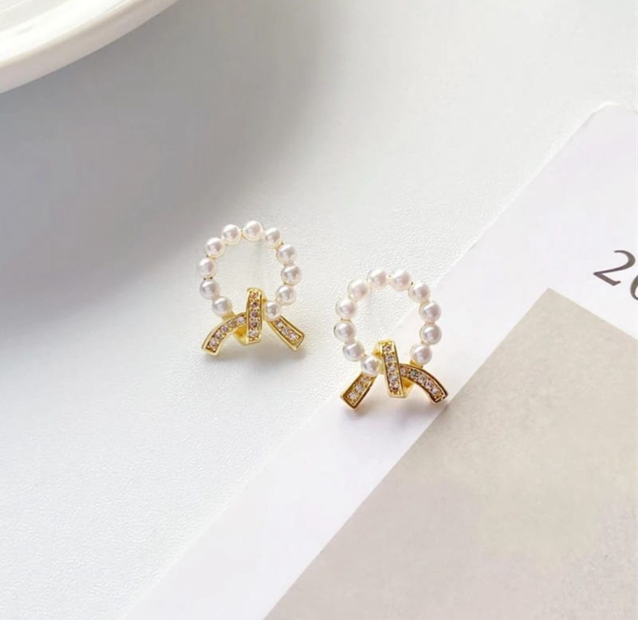 Bow Styled Pearl Earrings - KE257