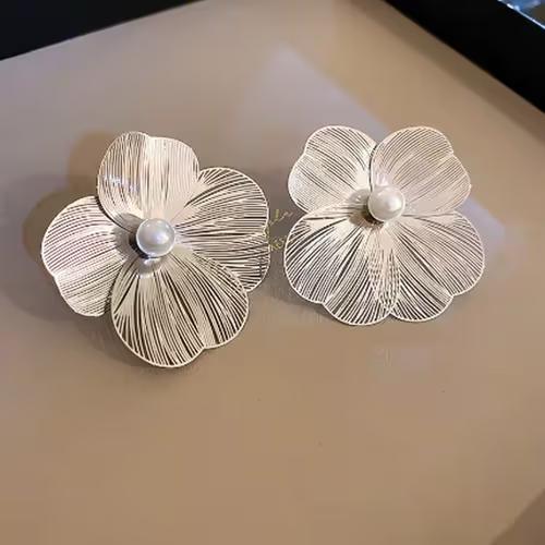 Floral Lazer cut Studs - KE264