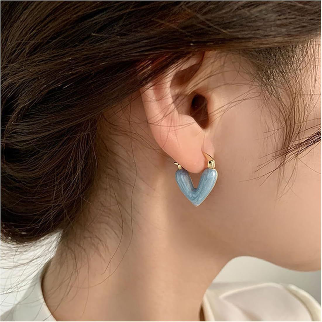 Minimal Enameled Hear Korean Earrings - KE287