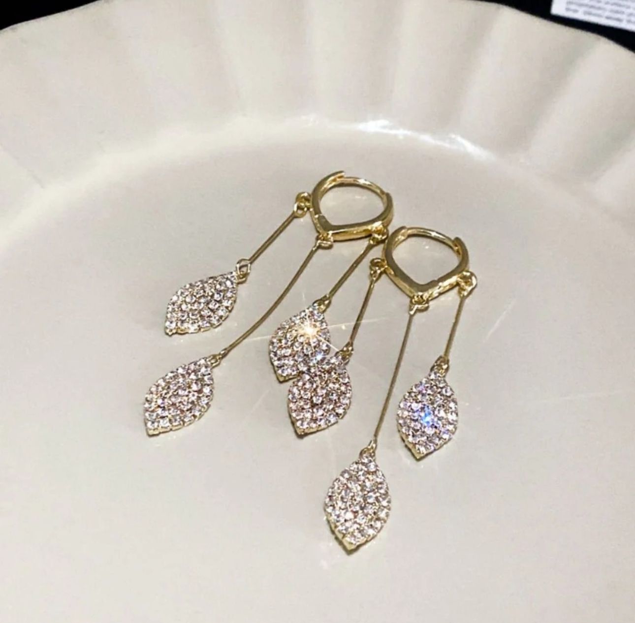 Rhinestone 3 Leaves Huggie Earrings - KE289