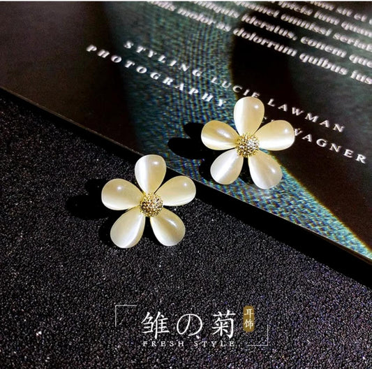 Cat eye Opal Flower Stud Korean Earrings - KE297