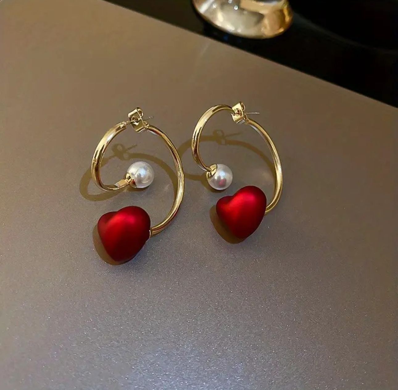 French Style Red Pearl Heart Earrings - KE302