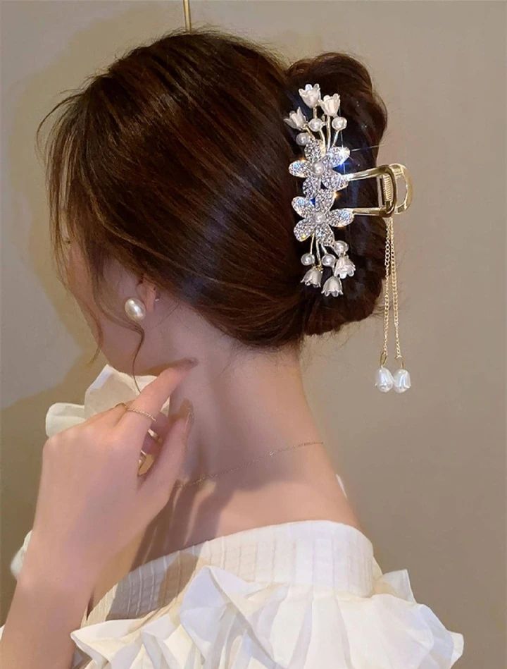 Korean Style Flowerily Rhinestone Metal Hair Claw clips - KE306