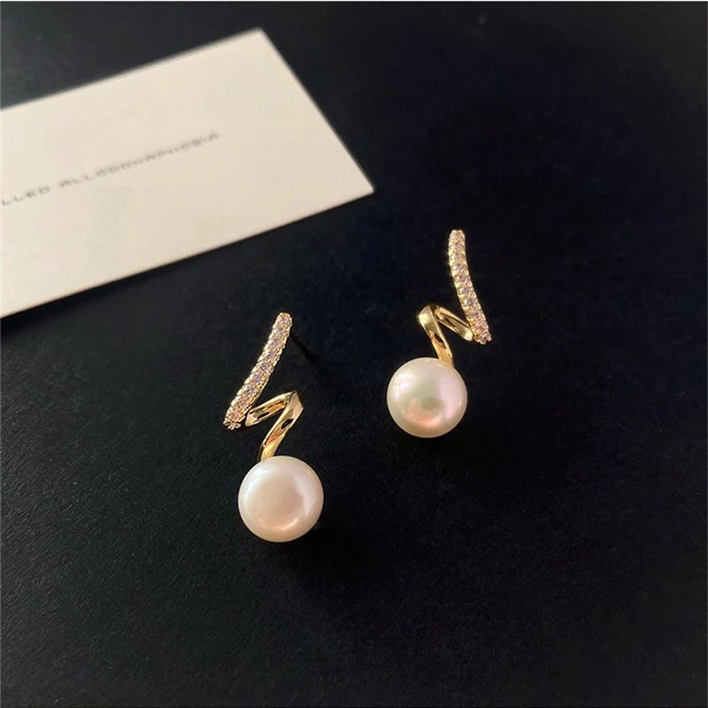 Twisted diamond pearl Korean earrings - KE324
