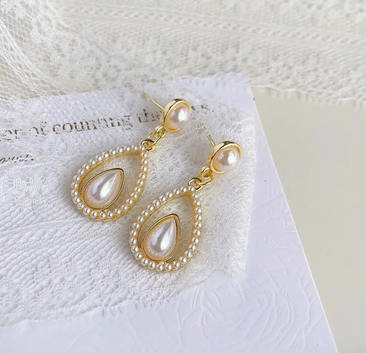 Pearl Tear Drop Geometric Hollow Earrings - KE459