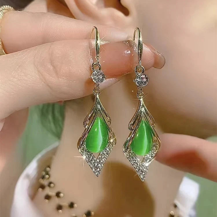 Cat's eye diamond Korean earrings - KE498