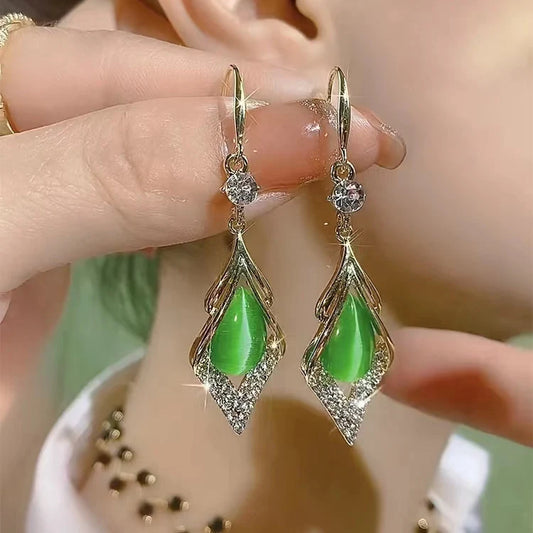 Cat's eye diamond Korean earrings - KE498