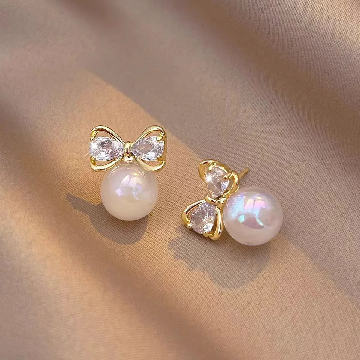Mermaid Pearl Bow Korean Earrings - KE573