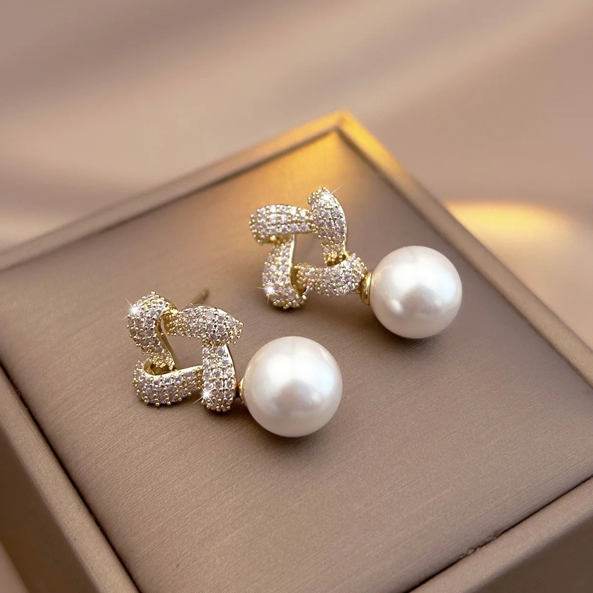 Square pearl Korean earrings - KE579