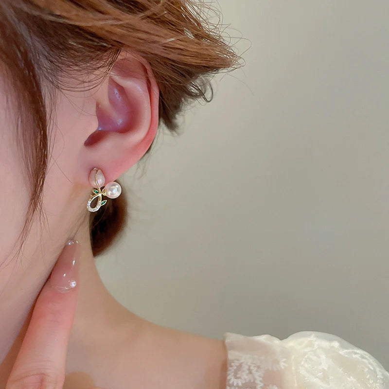 Pearl tulip flower Korean earrings - KE590