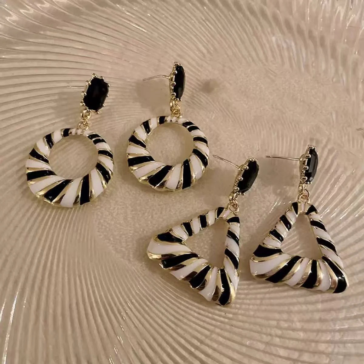 Black and White Striped Earrings for Women - KE601