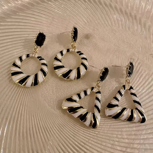 Black and White Striped Earrings for Women - KE601