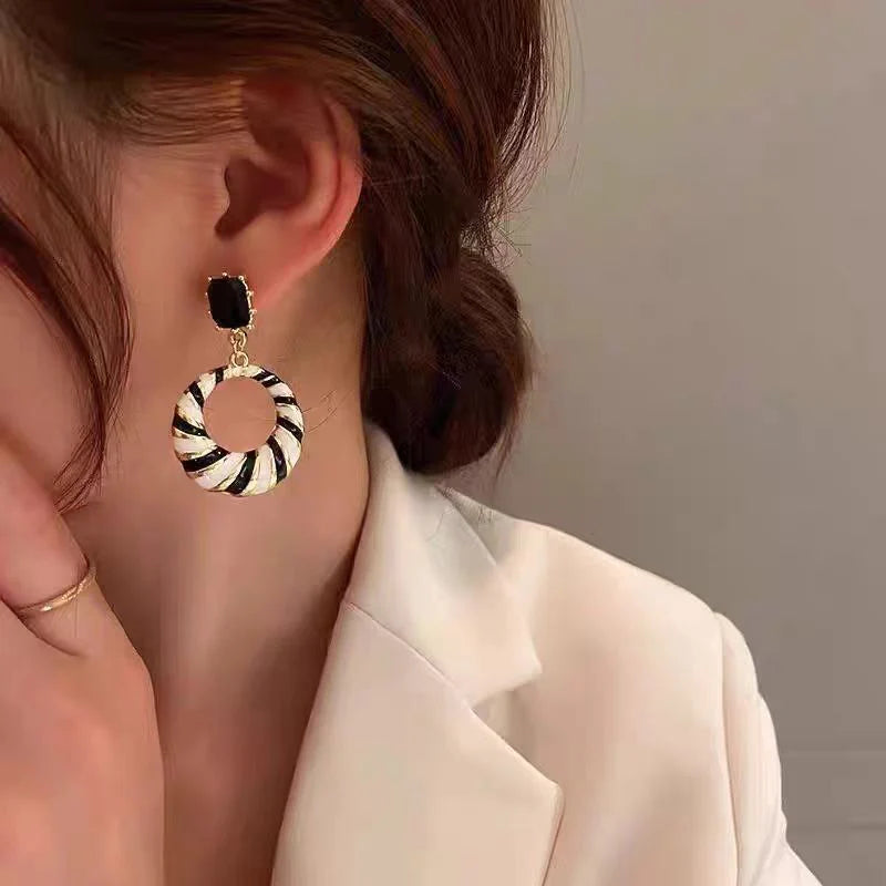 Black and White Striped Earrings for Women - KE601