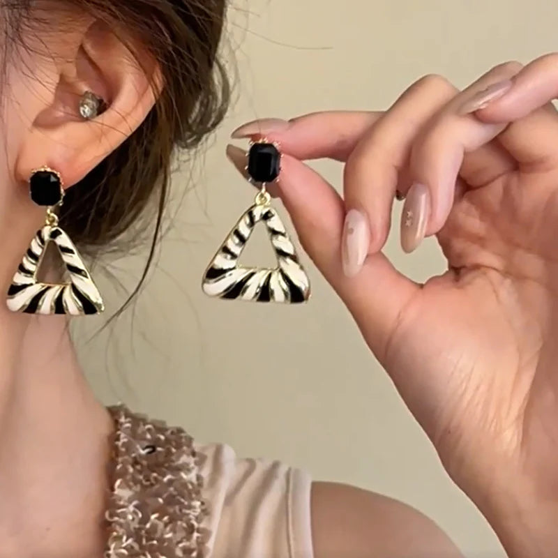Black and White Striped Earrings for Women - KE601