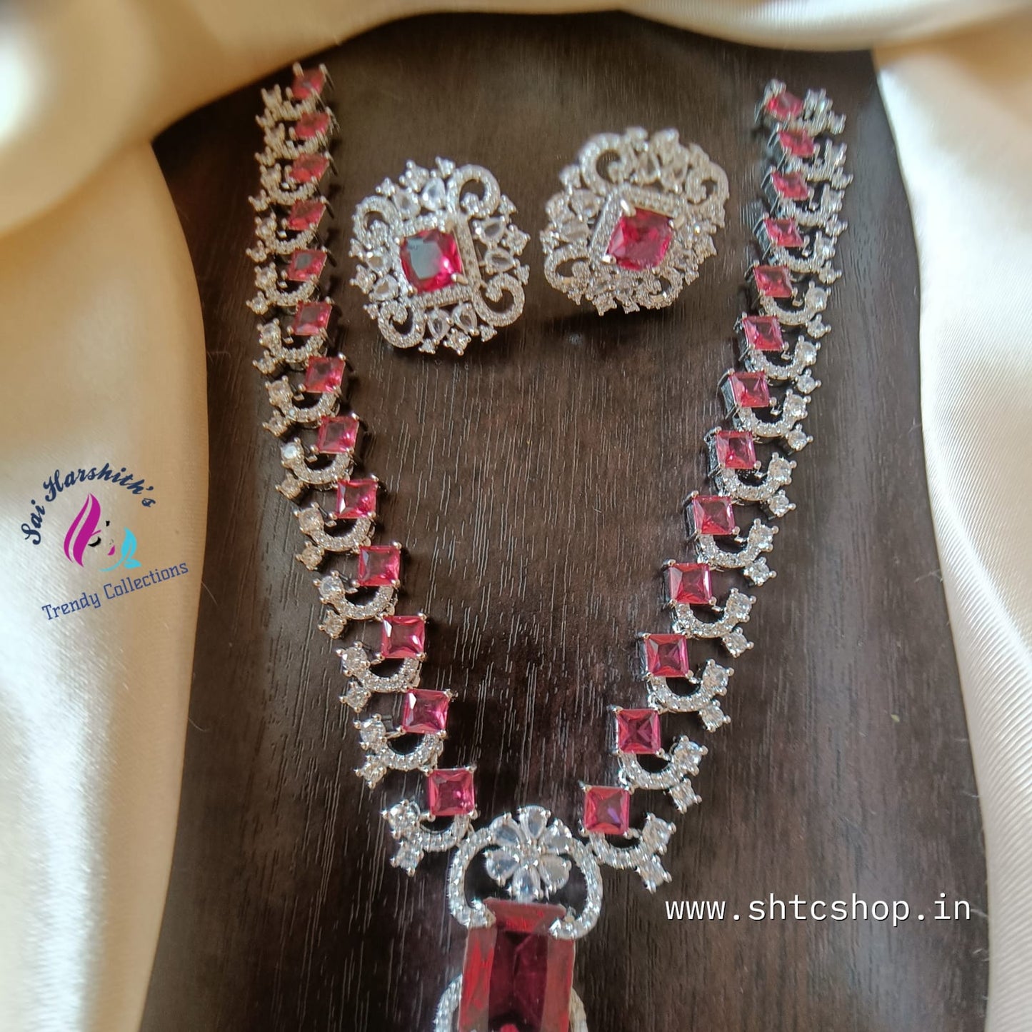 Nita Ambani Inspired Short Necklace - SHTC826