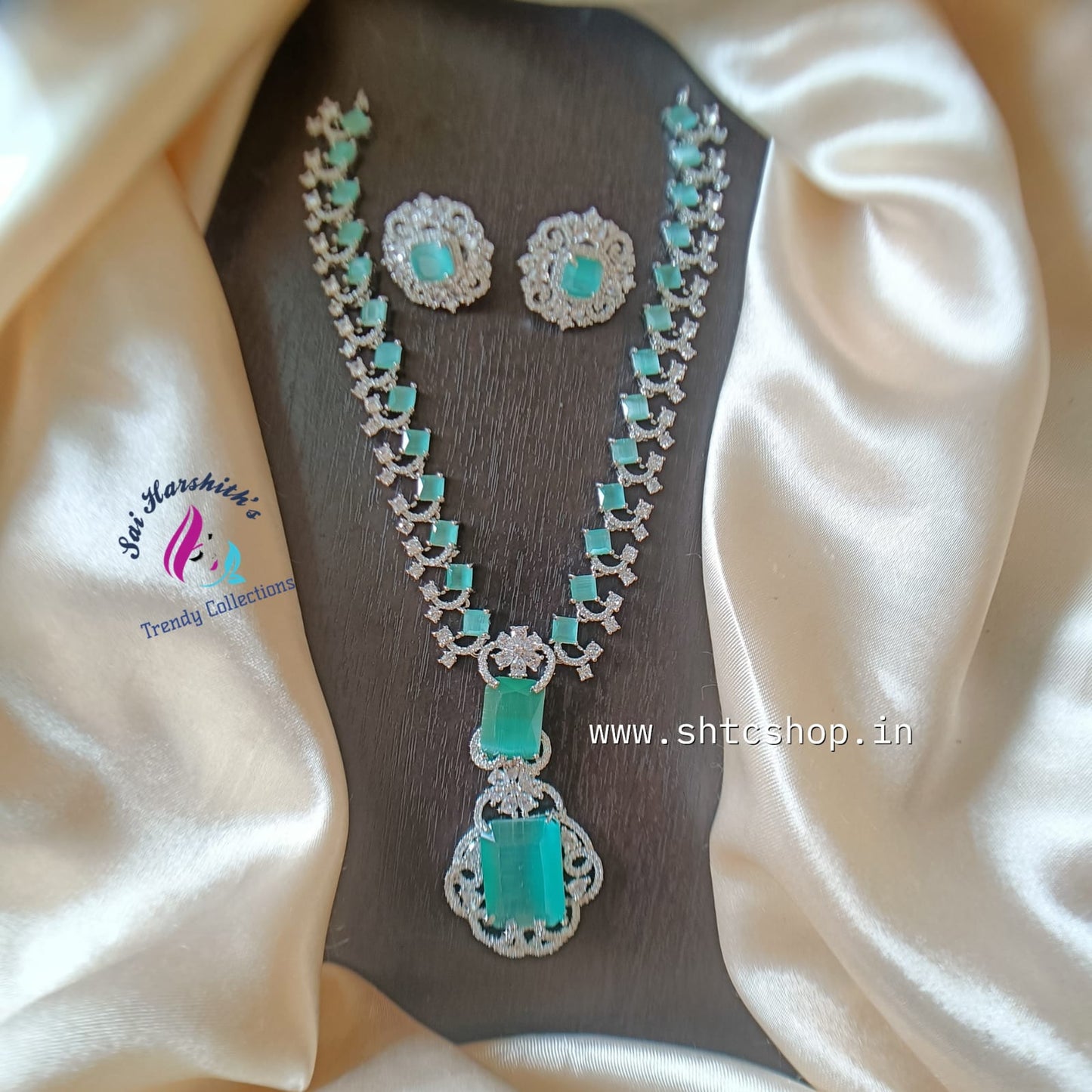 Nita Ambani Inspired Short Necklace - SHTC826