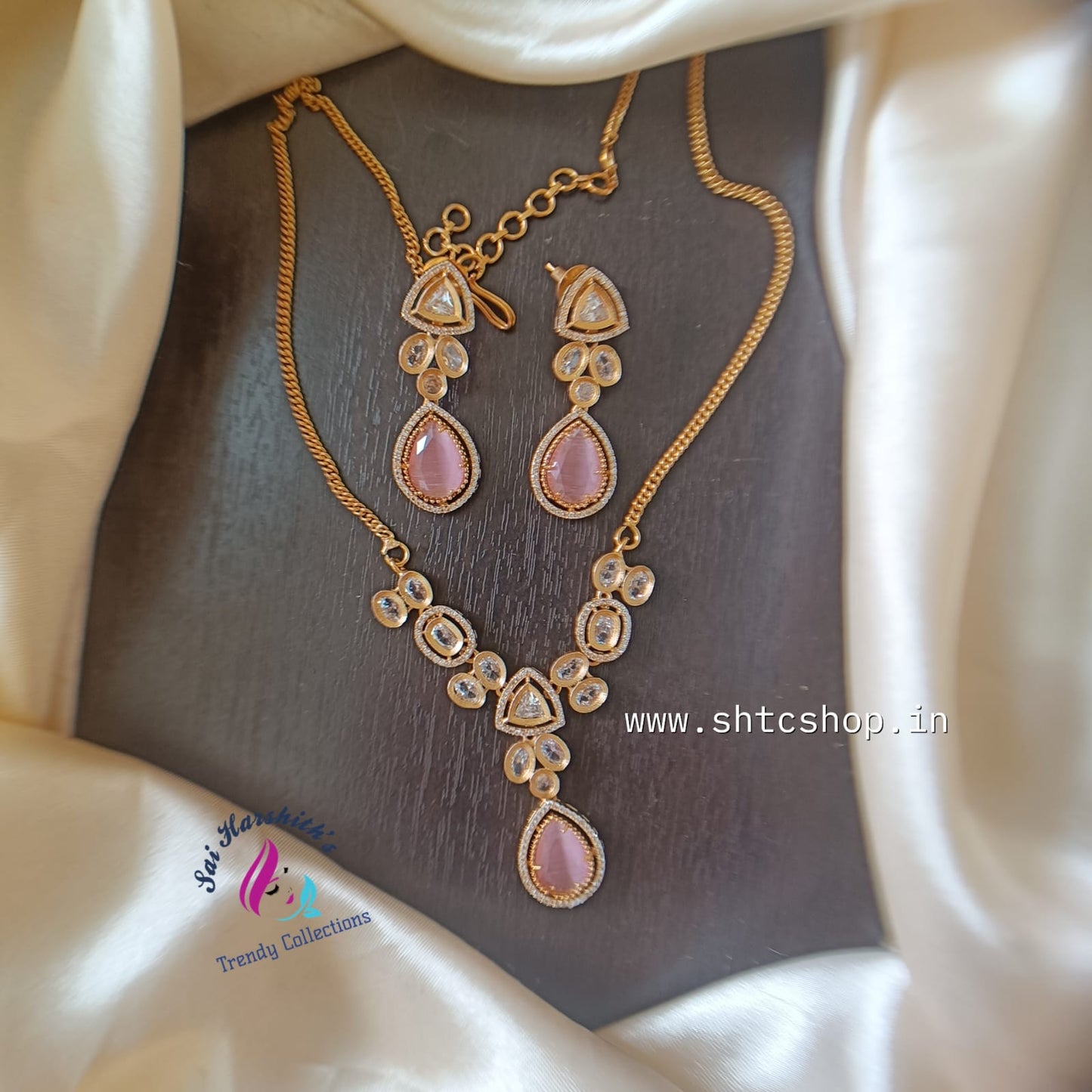 Trendy Necklace set for a modern look - SHTC830