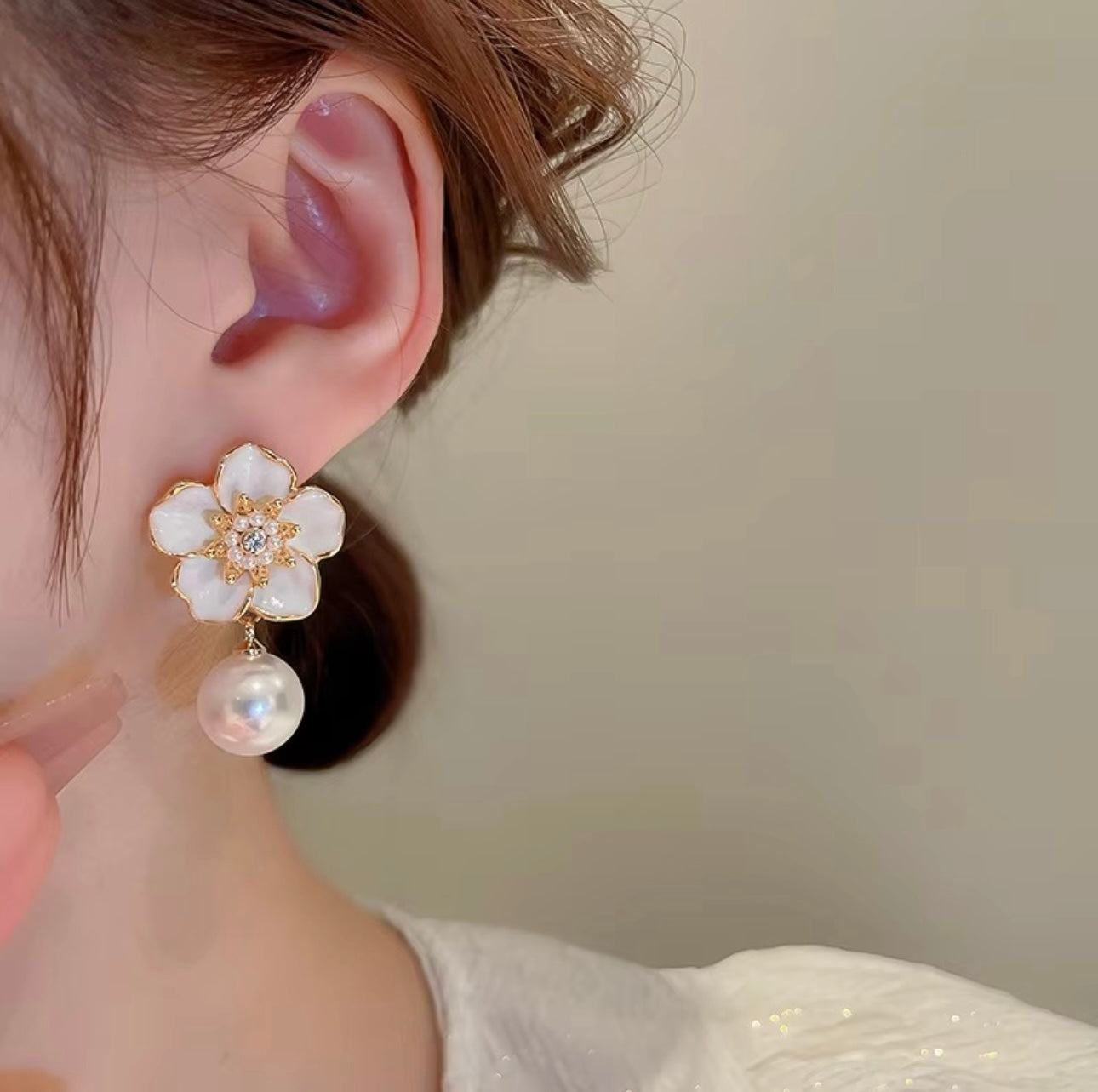French Light Luxury Flower Earrings Fashionable Pearl Flower Earrings - KE416