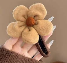 Winter Plush Flower Hairpin - Brown flower gripper - KE554