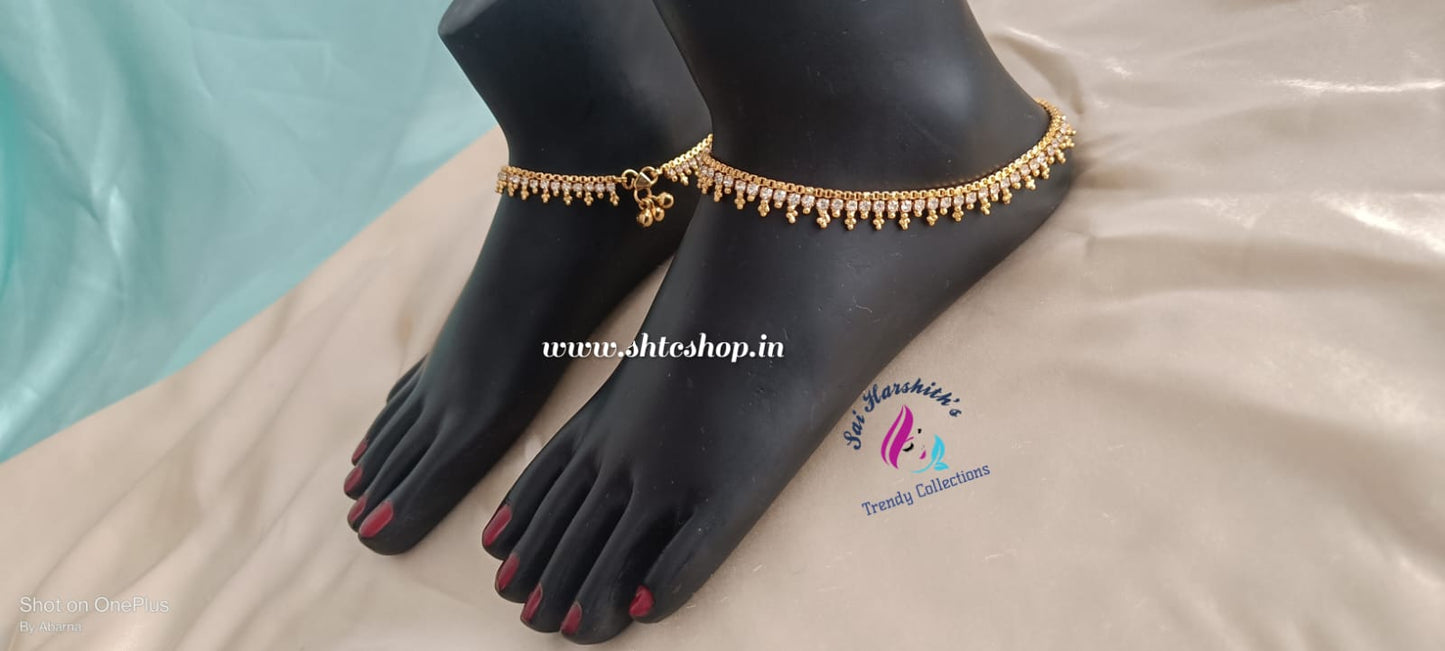 Five Metal Gold Finish Anklet  - SHTC616