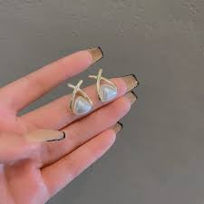 Triangle Pearl Stud - KE221