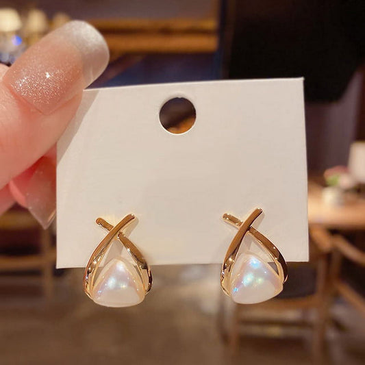 Triangle Pearl Stud - KE221