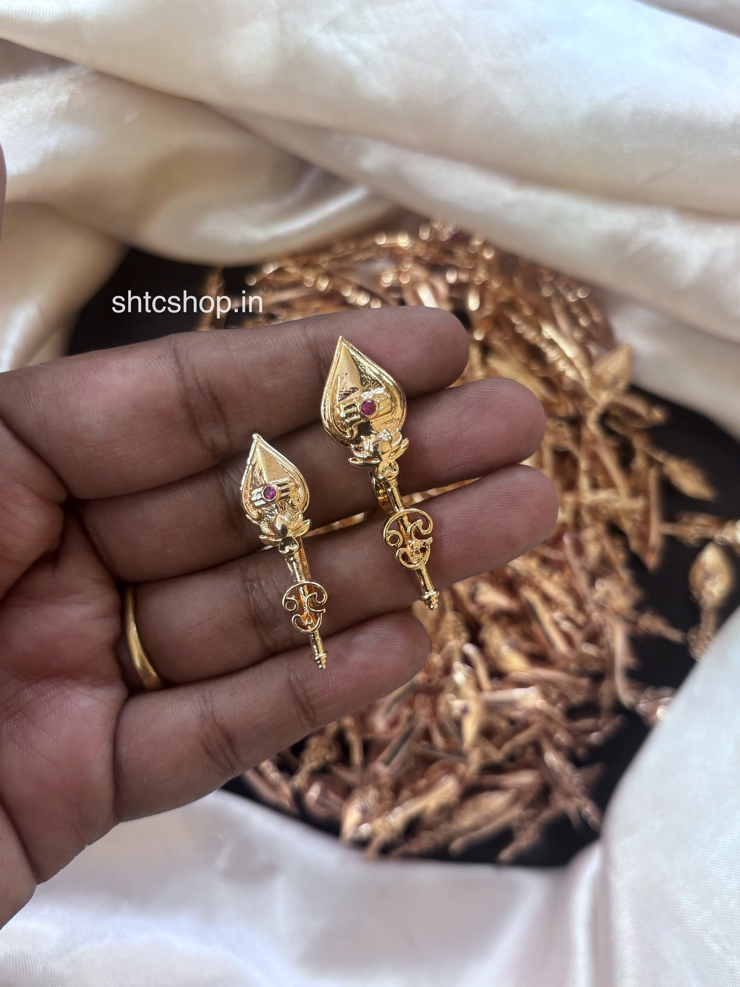 Now on OFFER - Impon / Five Metal Vel Brooch - SHTC1412