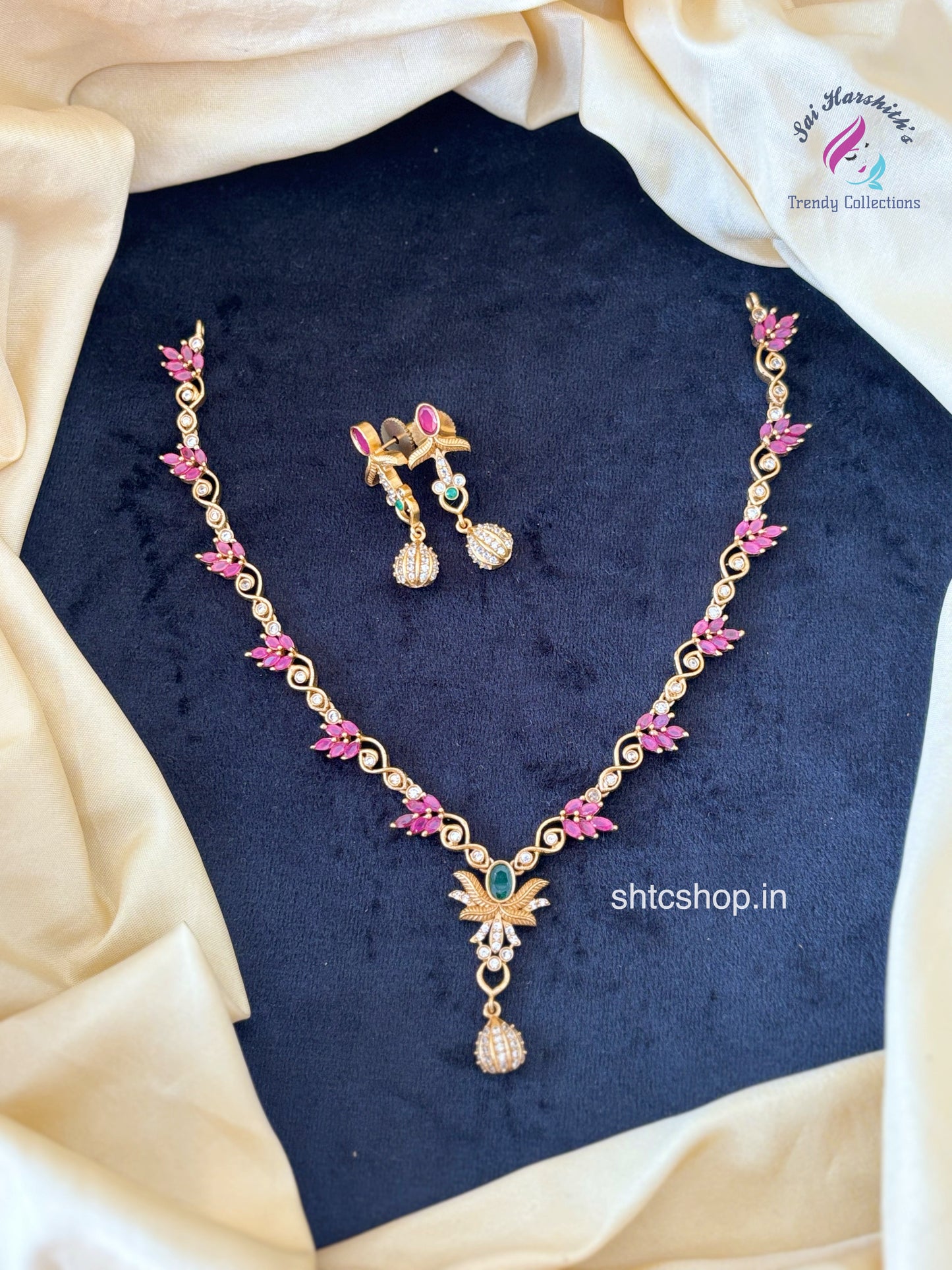 Elegance Petals Brass Charm Matte Finish Necklace - SHTC151