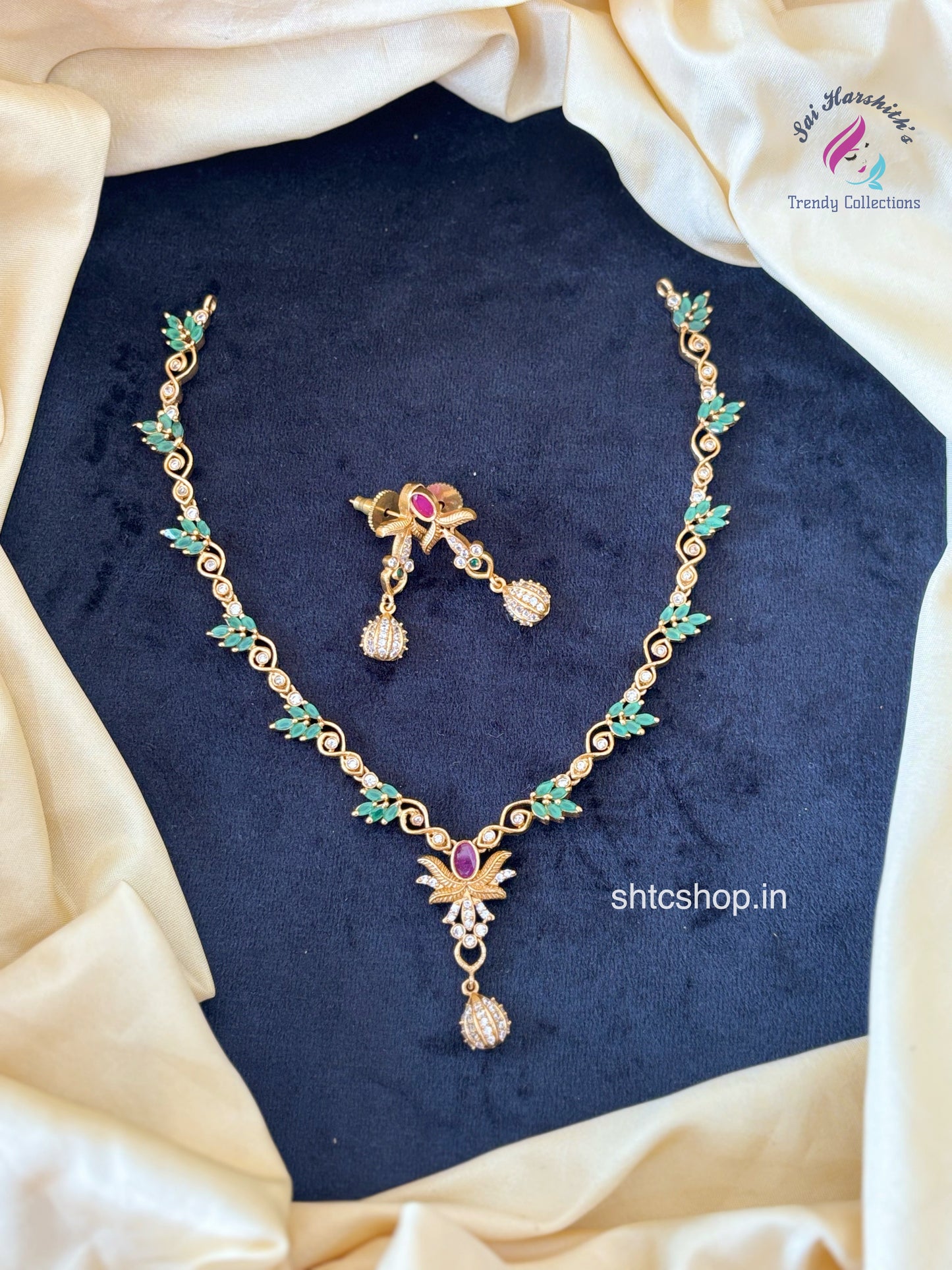 Elegance Petals Brass Charm Matte Finish Necklace - SHTC151